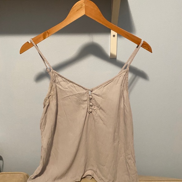 4 Tank Tops Bundle - Picture 3 of 5